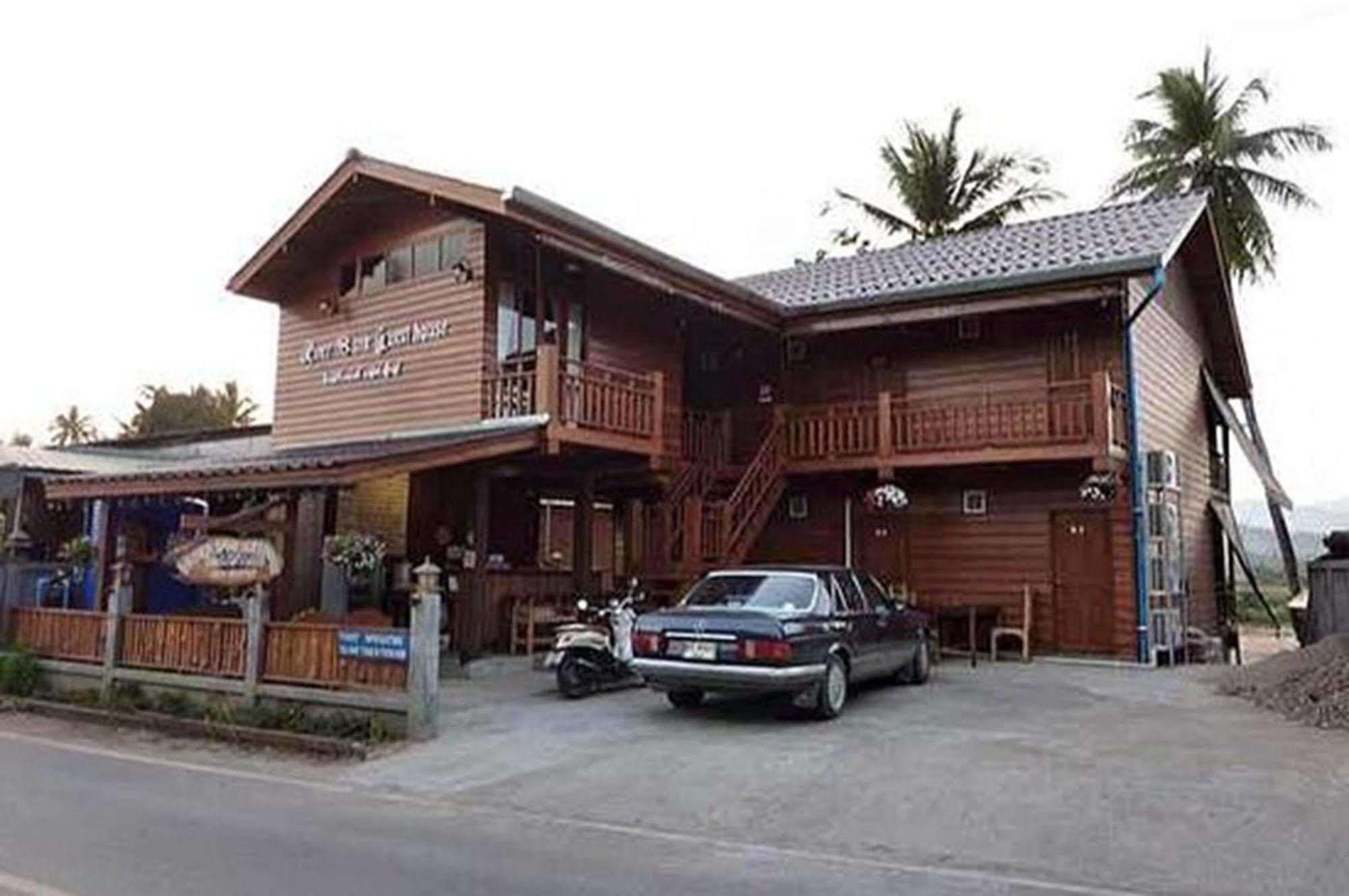 River Bank Resort Mae Sariang Exterior photo